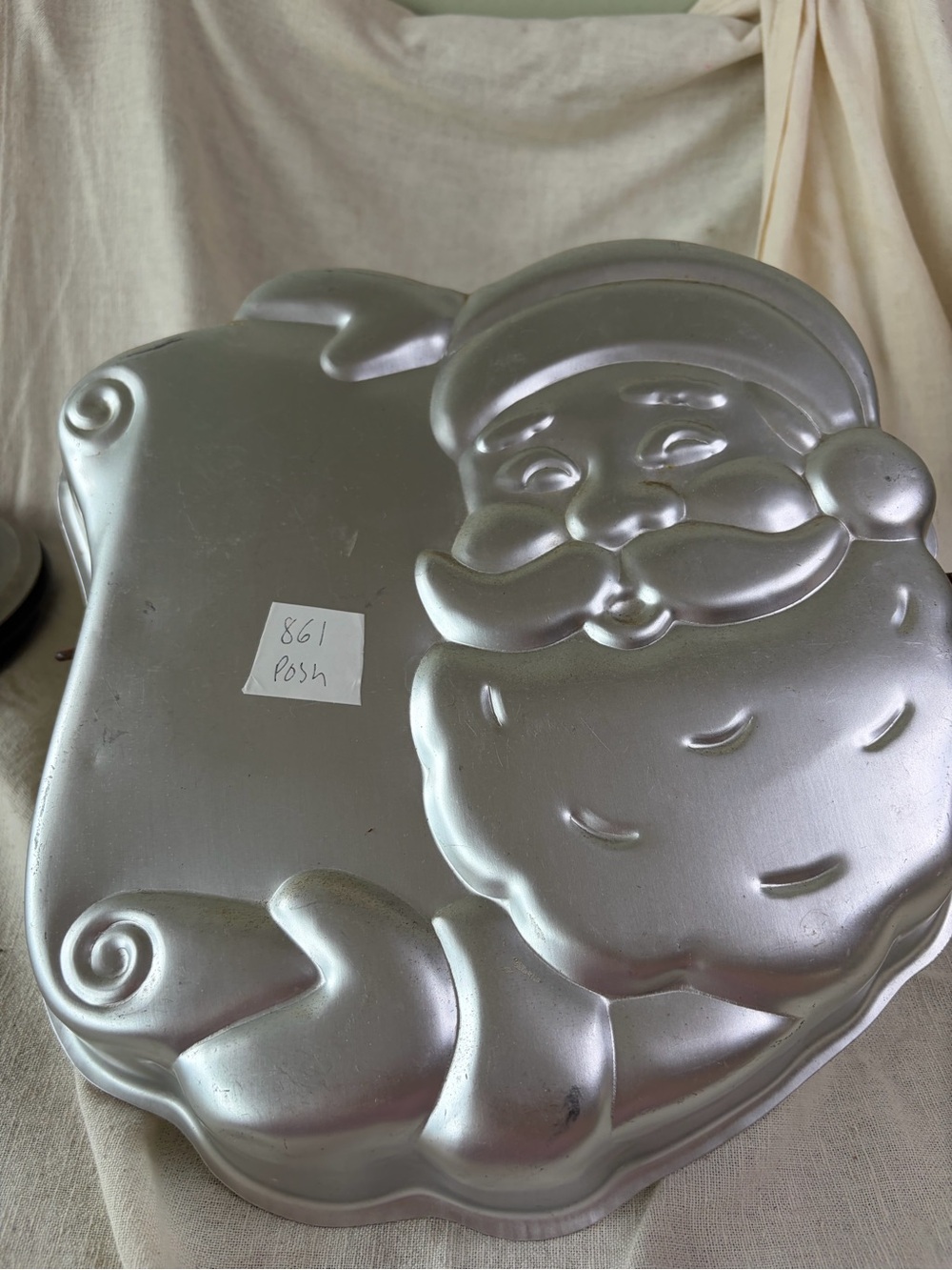 Santa Face Cake Pan - Silver Holiday Bake Mold
